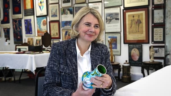 Antiques star looks for treasures in Chatham