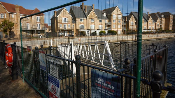 When the dock stops working, who owns the plumbing?