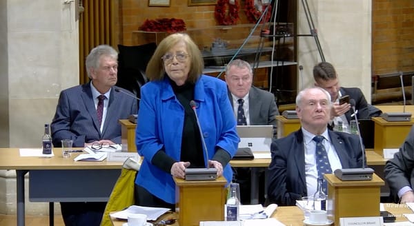 A socially distanced Medway Council meeting with little social distancing